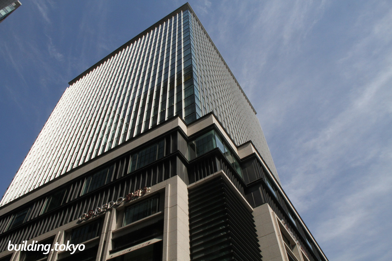 室町ちばぎん三井ビルディングは、5階から16階がオフィスで、地下1階から4階が商業施設の「COREDO室町3」です。1階にはビル名にも入っている千葉銀行・東京営業部、4階には「ちばぎんひまわりギャラリー」があります。